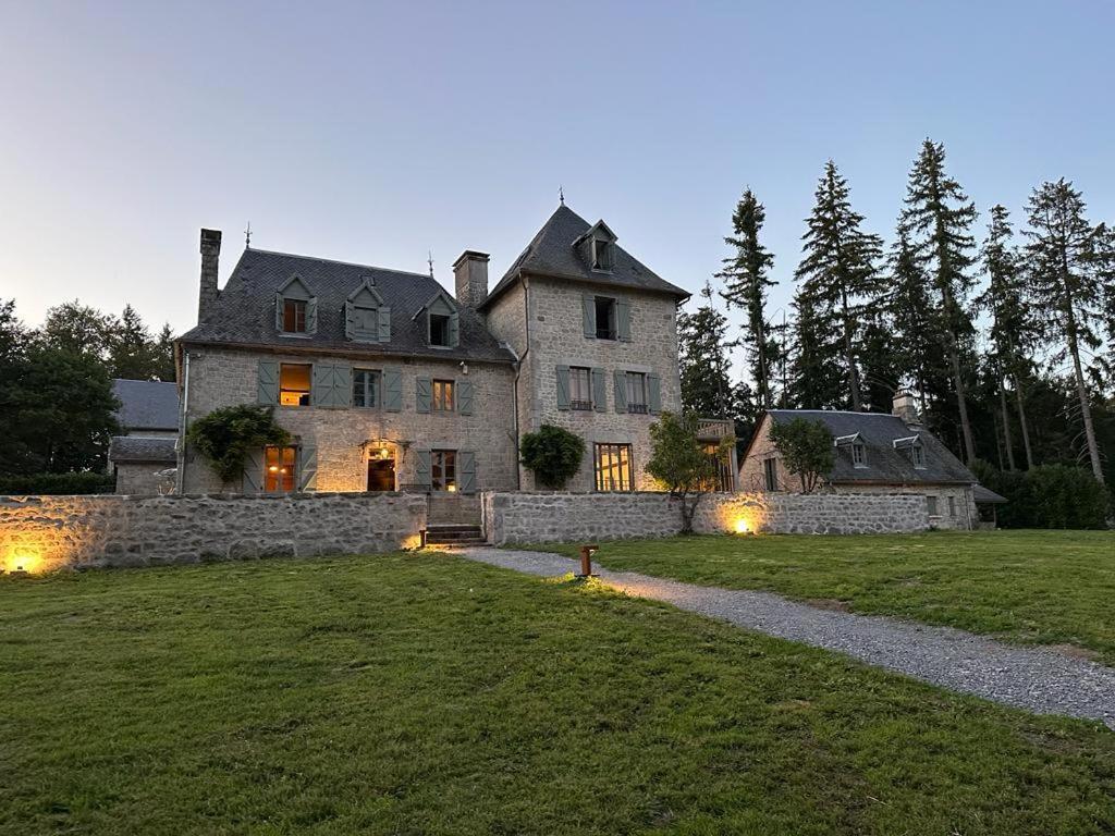 Alojamento de Acomodação e Pequeno-almoço Le Manoir Du Rigouneix Au Coeur De La Nature, Calme-sauna-diner Maison *